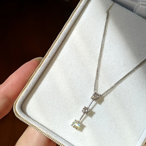 Diamond 14k white gold journey necklace - Picture 8 of 8